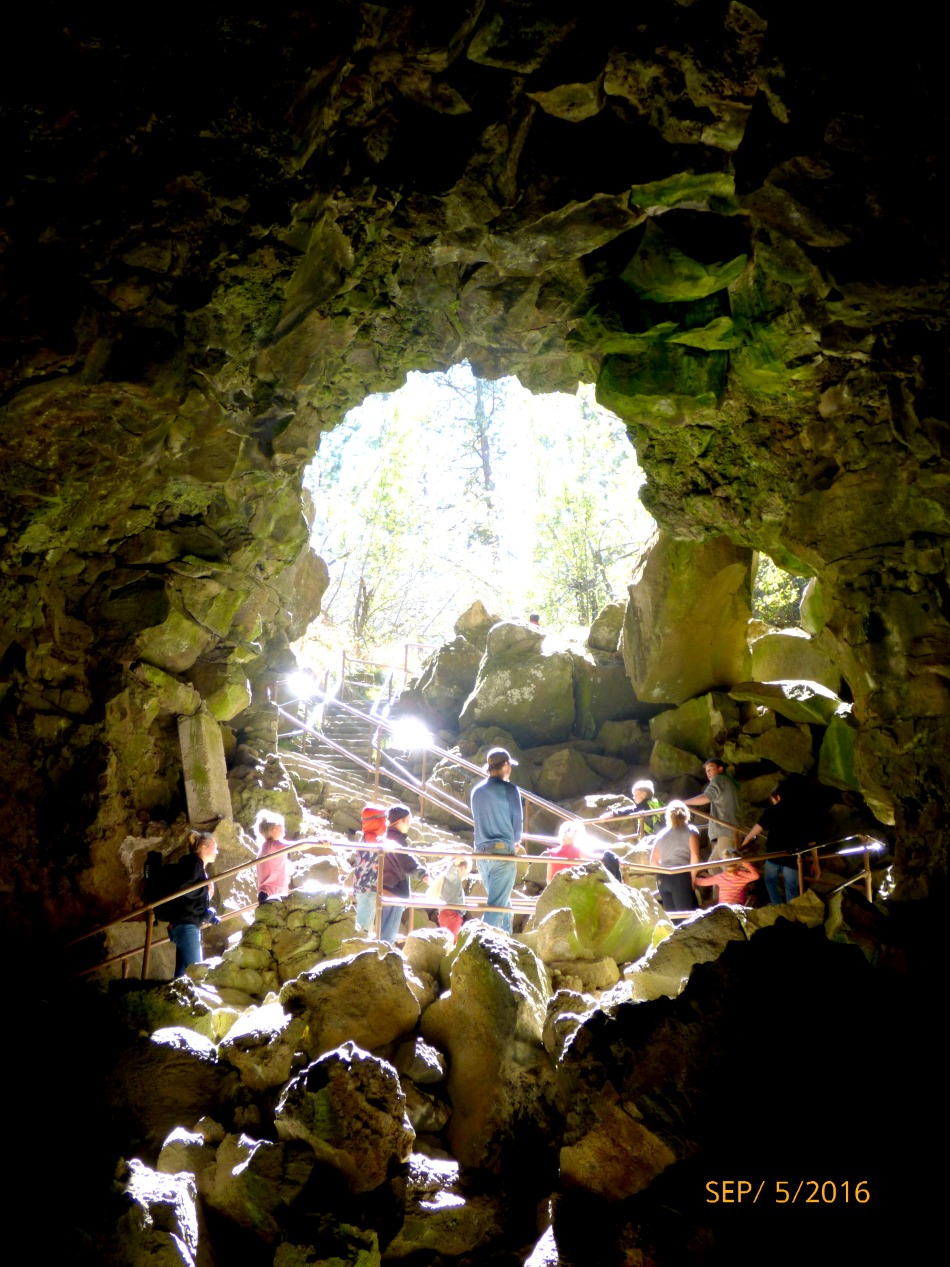 KelloggShow Lava Caves