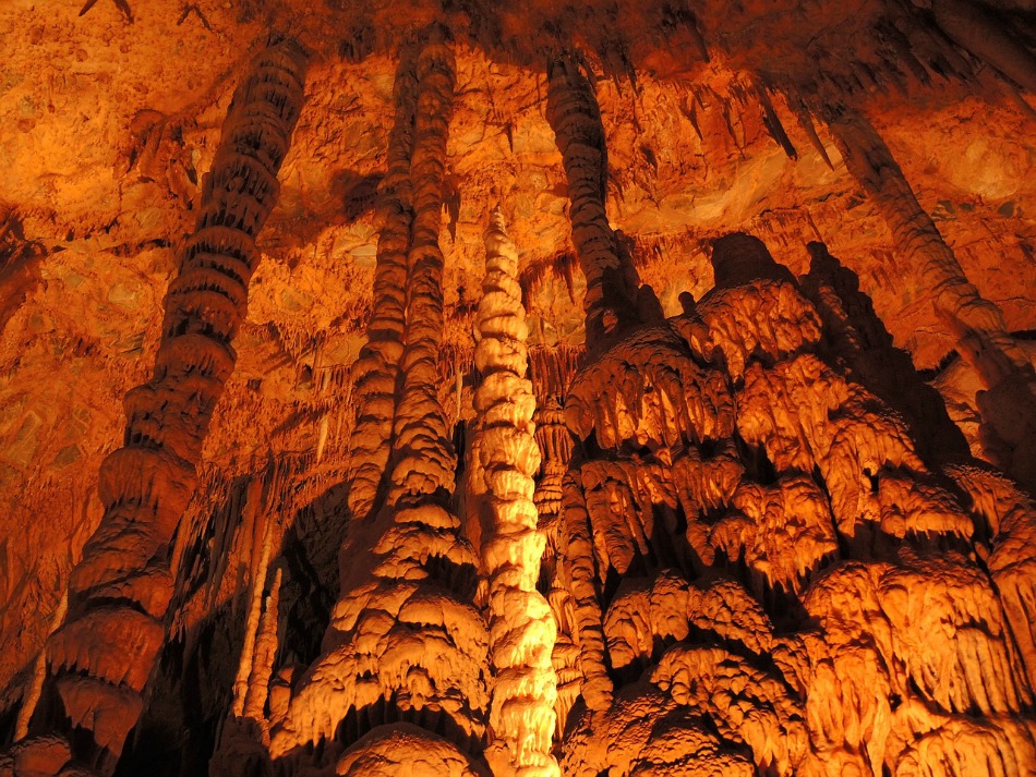 Missouri Adventures must include a cave tour or two!